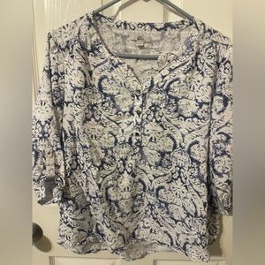Croft and Barrow Blue and white Top